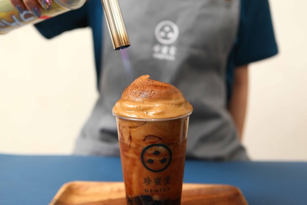 ▲珍蜜堂推出Gemtea 400炙燒咖啡。