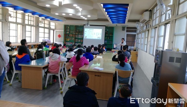 以當護理師為榮！她曝「抗疫歷程」…謹記11字信念：讓他們恢復健康，是我的職責。（圖／護理公會全聯會授權提供，請勿任意翻攝以免侵權）