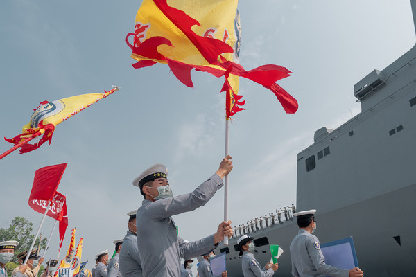 ▲蔡英文9日至左營軍港歡迎海軍敦睦遠航訓練支隊返國。（圖／翻攝總統府flickr）