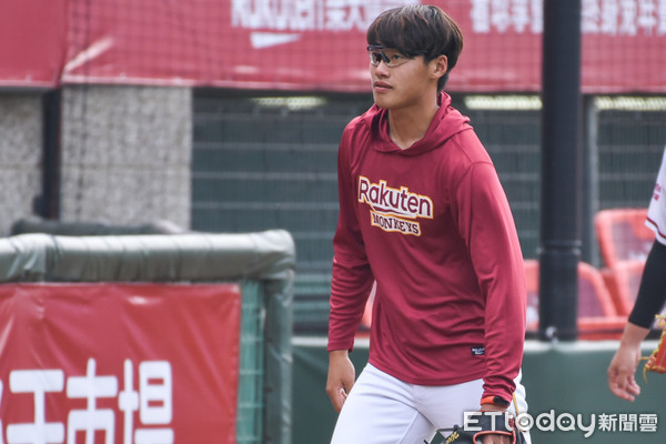 ▲樂天桃猿翁瑋均。（圖／記者林敬旻攝）