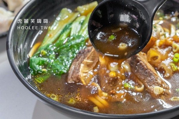 ▲▼一個人牛肉麵。（圖／虎麗笑嗨嗨提供）