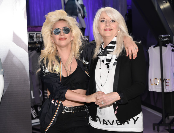 ▲▼女神卡卡（Lady Gaga）的母親辛西亞（Cynthia Germanotta），和WHO關係相當密切。（圖／達志影像／美聯社）
