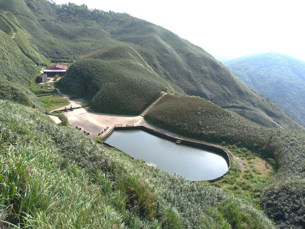 ▲▼宜蘭網美景點之一的礁溪鄉聖母山莊「抹茶山」。（圖／羅東林管處提供，下同）