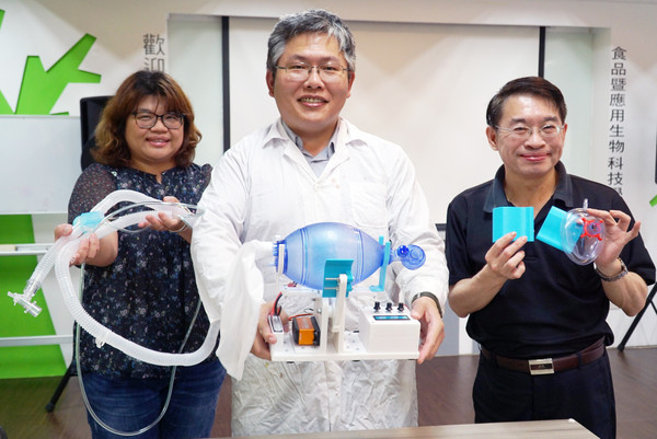 ▲大葉大學博士校友趙士慶發明可3D列印的緊急呼吸器。（圖／大葉大學提供）