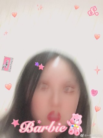 ▲美顏相機拍照，不小心出現悲劇。（圖／翻攝自微博，下同）