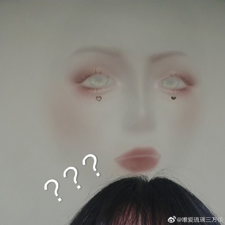 ▲美顏相機拍照，不小心出現悲劇。（圖／翻攝自微博，下同）