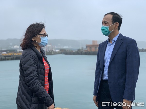 ▲朱立倫日前走訪新北市石門區富基漁港，舉行農漁民座談會。（圖／朱立倫辦公室提供）