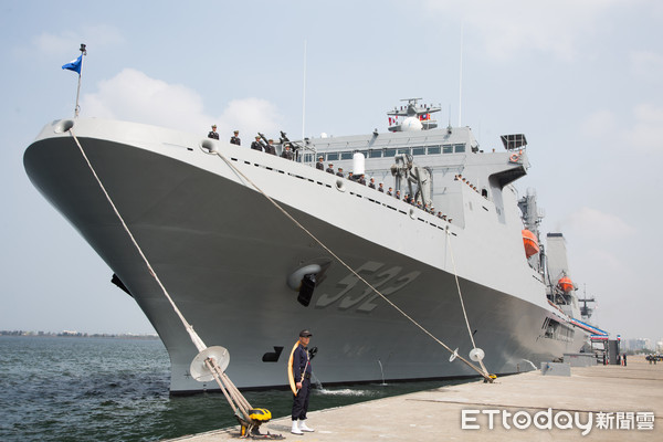 ▲▼磐石號油彈補給艦,磐石艦,磐石軍艦,AOE-532,中華民國海軍,後勤艦艇,國艦國造（圖／資料照）