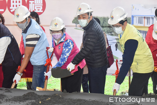 ▲▼新北市長侯友宜出席中和區佳和公園新建幼兒園及公托中心暨共構地下停車場統包工程開工典禮。（圖／記者李毓康攝）