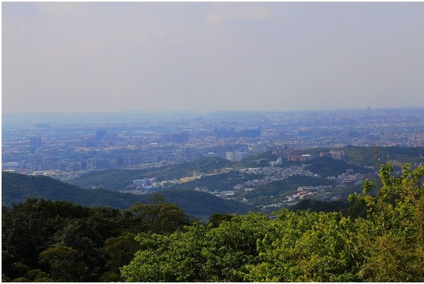 ▲▼大棟山405三角點。（圖／肉魯 走遍全台灣環遊全世界提供）