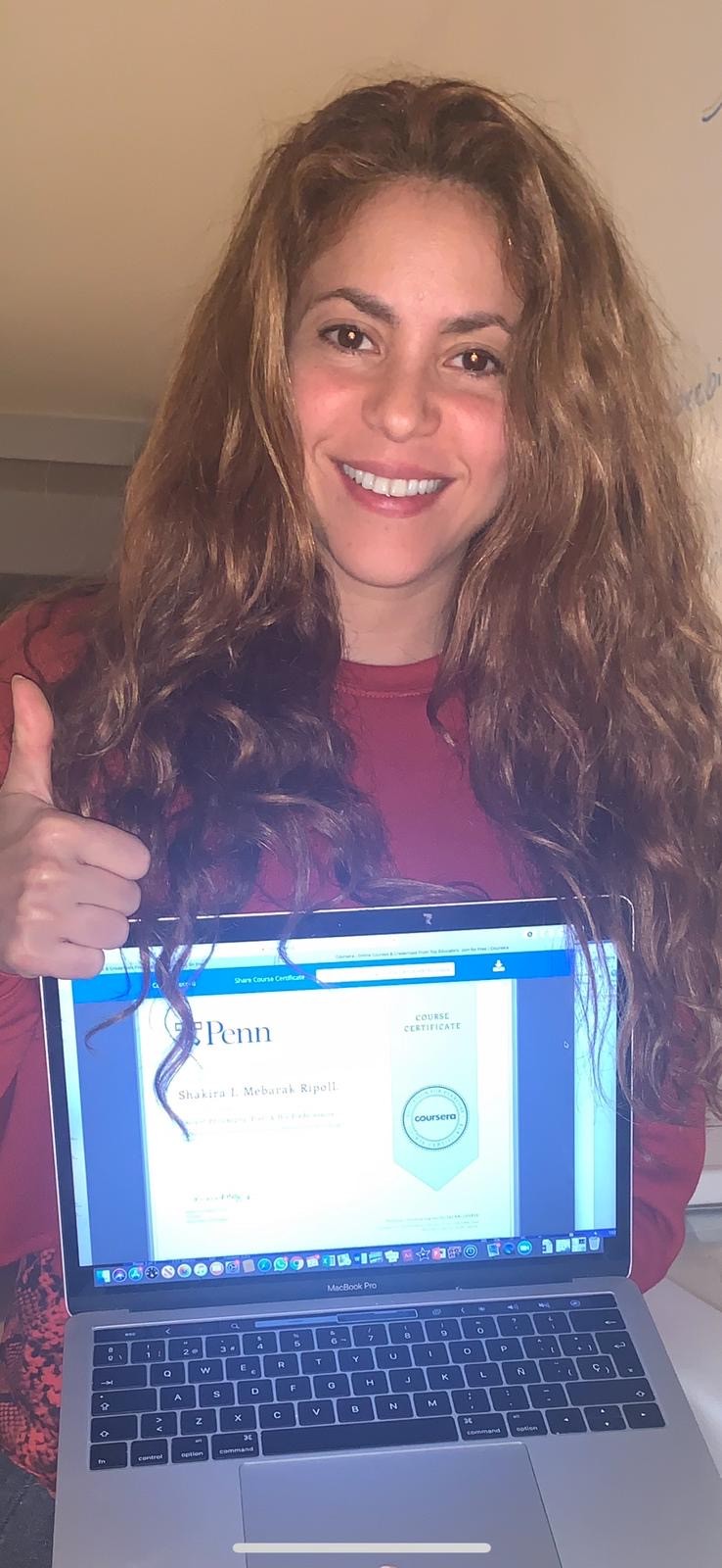 ▲▼夏奇拉（Shakira）在隔離期間，拿到美國名校賓夕法尼亞大學的學位。（圖／翻攝自推特）