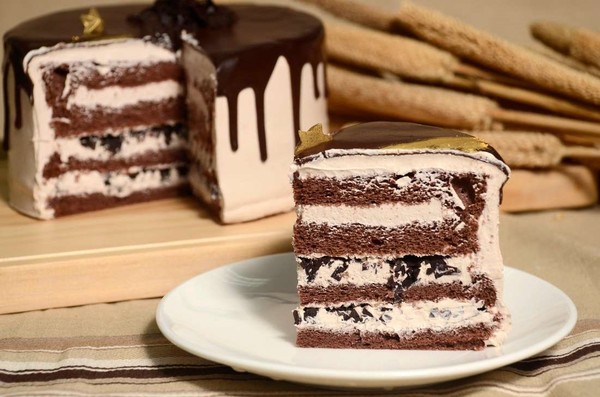▲  艾波索-極光醇黑巧克力蛋糕           。（圖／東森購物）