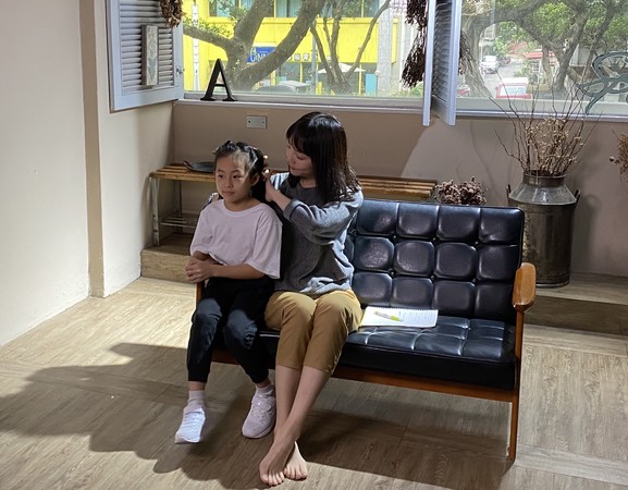 ▲▼王宥忻帶8歲女兒拍攝《媽媽》MV。（圖／艾迪昇提供）