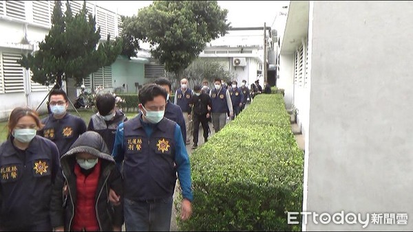 ▲花蓮縣警局專案小組偵破以蘇嫌為主的高利貸集團，一擧逮捕9人到案。（圖／花蓮縣警察局提供，下同）