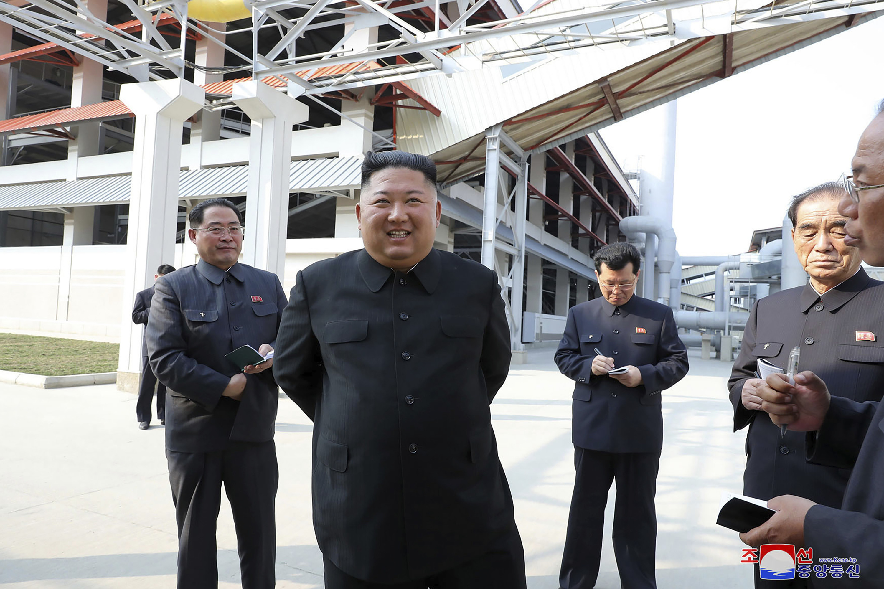 ▲▼神隱20天後，北韓領導人金正恩5月1日出席順天磷肥工廠竣工儀式，打破「病危說」。（圖／達志影像／美聯社）