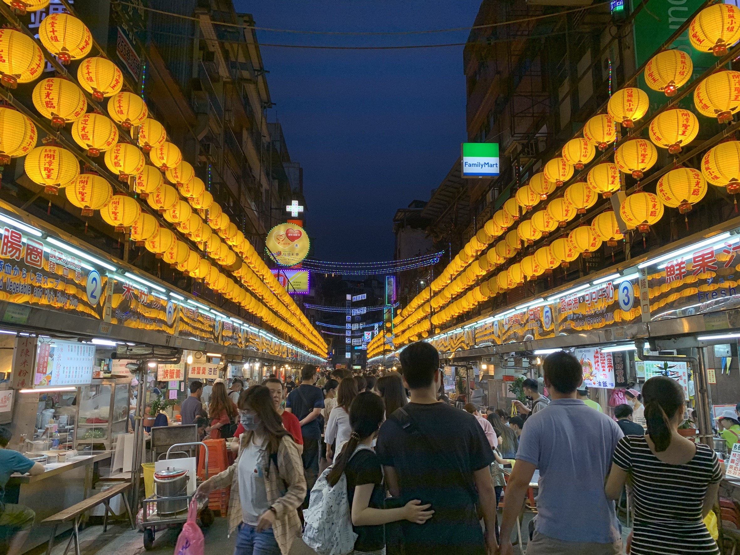 ▲基隆廟口夜市。（圖／記者彭懷玉攝）