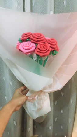 ▲靠腰女孩溫宜菁發起買玫瑰花做公益。（圖／溫宜菁提供）