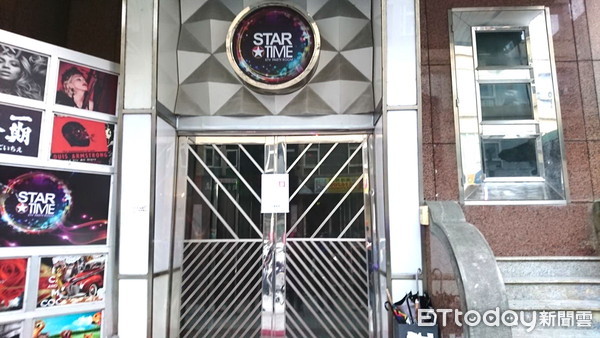▲▼羅東「星聲代KTV」多次縱容少年深夜聚集，6日遭停業10天處分。（圖／記者游芳男翻攝，下同）