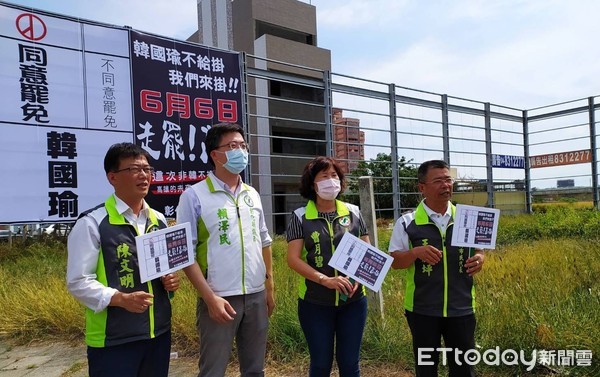 ▲彰化縣內出現罷韓廣告看板。（圖／賴澤民議員服務處提供）