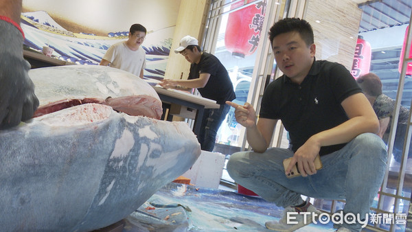 ▲▼東港直送黑鮪魚免費吃！　「東港強」中和店祭優惠狂吸饕客              。（圖／記者陳家豪攝）