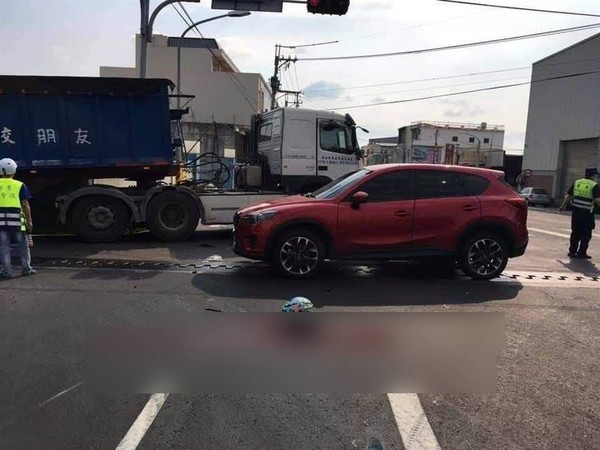 ▲彰化1名男大生騎重機被撞不治。（圖／翻攝自臉書「重機車友」）