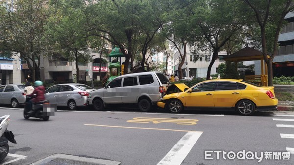 ▲▼ 內湖車禍，運將嗆命一條拉。（圖／記者黃彥傑攝）