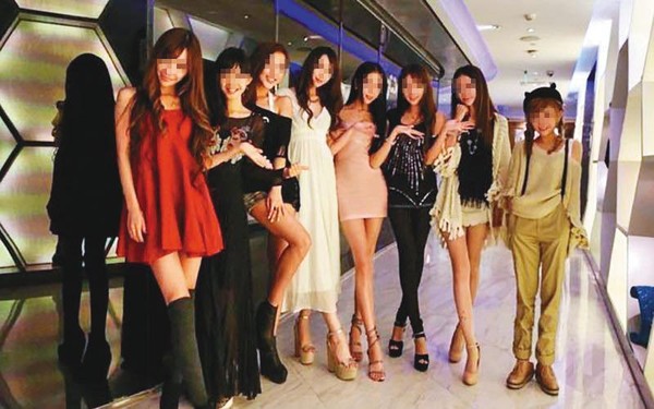 許多公關小姐在酒店勒令停業後，紛紛另謀出路。（翻攝臉書）