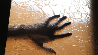 被控趁醉下手！還傳訊騷擾女同事「補一下」　前校長被懲戒