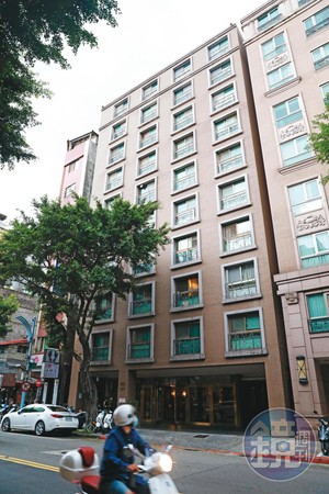 陳碧足4年前在台北市中山區林森北路購買華廈（圖），也在新北市三芝區購地，可說是「隱形富豪」。