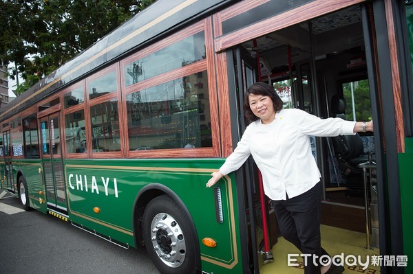 ▲國產自造電動公車台灣第一 嘉義市經驗輸出海外        。（圖／記者翁伊森翻攝）