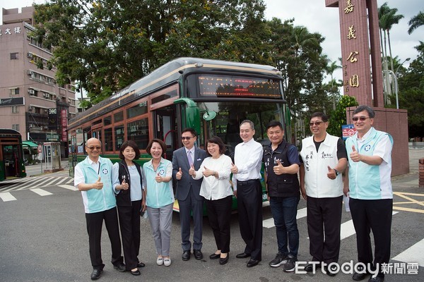 ▲國產自造電動公車台灣第一 嘉義市經驗輸出海外        。（圖／記者翁伊森翻攝）