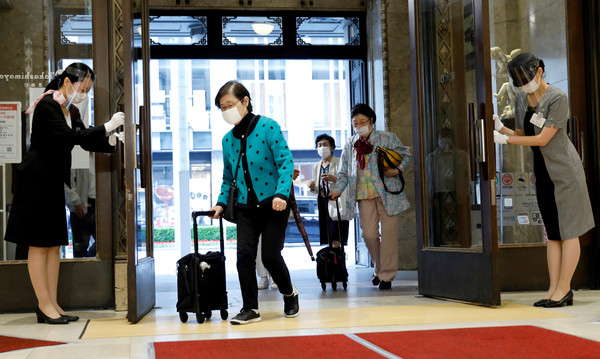 ▲▼日本疫情，東京日本橋高島屋百貨。（圖／路透）