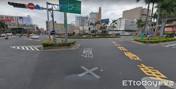 ▲台南市議員蔡筱薇指出，火車站前圓環交通亂象、海安地下街道活化兩大交通問題應盡速解決。（圖／記者林悅翻攝，下同）