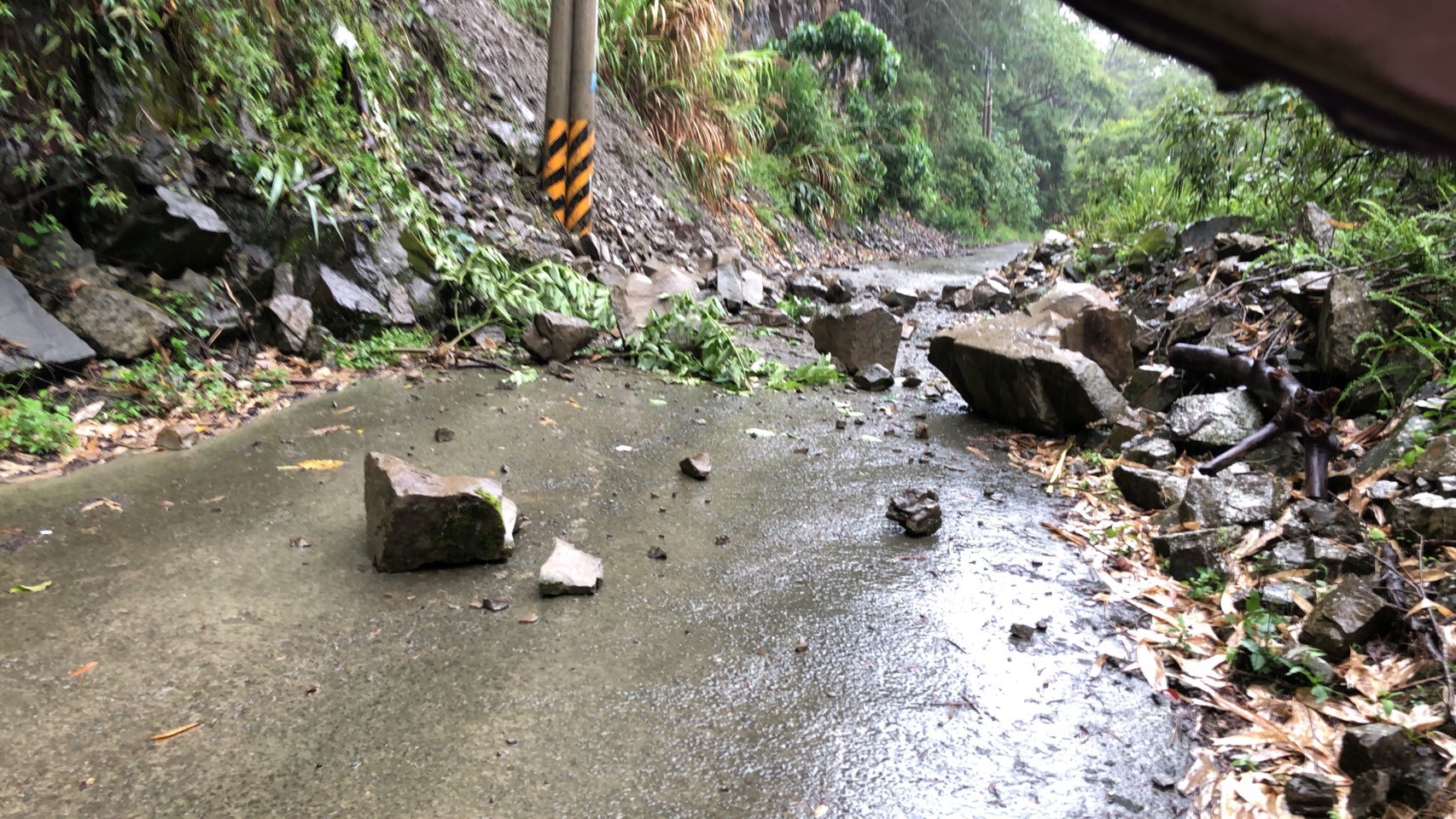 ▲大阿里山區受豪雨影響多土石流及土石坍方。（圖／讀者提供）