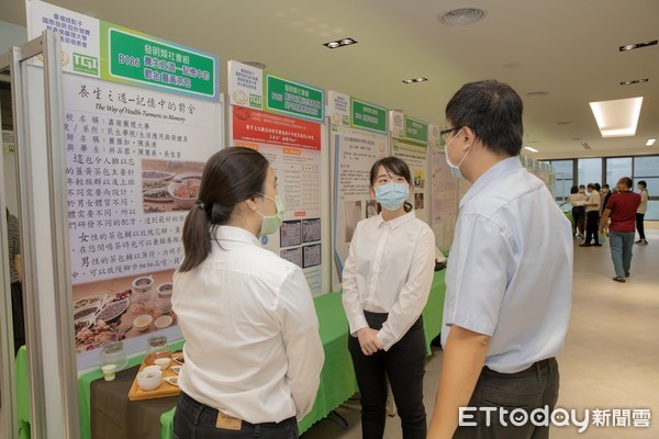 ▲「2020年台灣綠點子國際發明設計競賽暨嘉南藥理大學核心產品發表會」，於嘉藥創客基地熱鬧登場。（圖／記者林悅翻攝，下同）