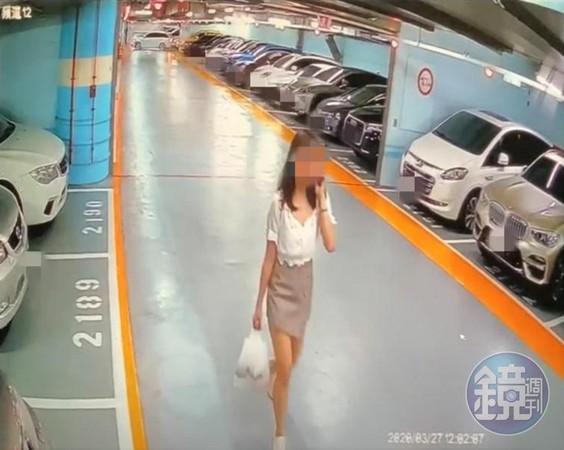 《莒光園地》主播、有「莒光甜心」之稱的女少校林佳璇，被監視器拍到，前往停車場與人夫幽會。（讀者提供）