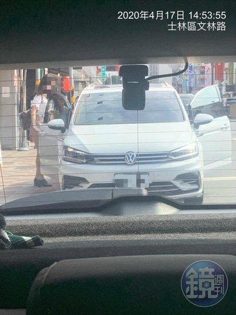 林女屢遭直擊坐上謝姓少校的車。（讀者提供）