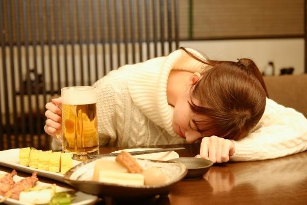 台中朱姓員警趁同僚女友酒醉性侵。（示意圖非當事人，取自photo-ac）