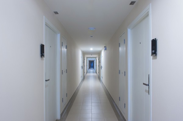 ▲▼走廊,走道,大樓,公寓。（圖／取自免費圖庫Pixabay）