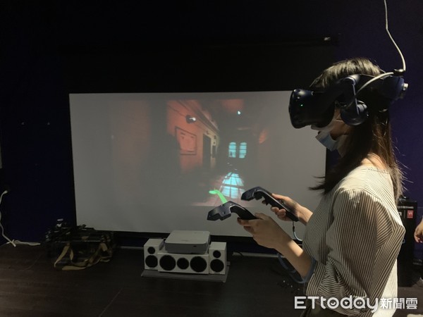 ▲HTC VIVELAND新款VR密室逃脫《黑獄逃生》　爆破逃獄來場警匪鬥智場景。（圖／HTC提供）