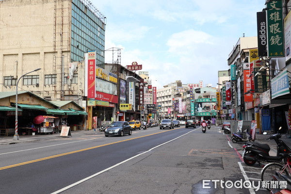 影 買咖啡免 出國 小港第一家星巴克街邊店將開百坪空間估月租僅5位數 Ettoday房產雲 Ettoday新聞雲