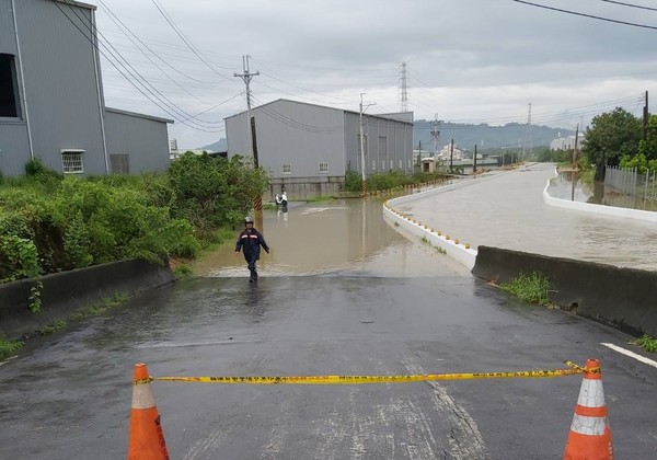 ▲岡山淹水狀況      。（圖／記者洪靖宜翻攝）