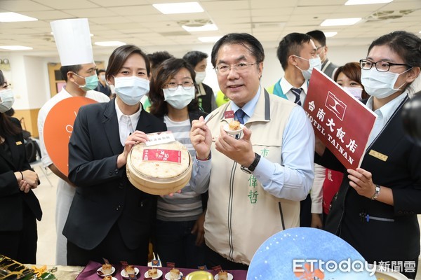 ▲防疫五月天週末遊台南，市長黃偉哲將以「阿中自助餐」、「英雄宴」和台南伴手禮來伺候陳時中部長一行人。（圖／記者林悅翻攝，下同）