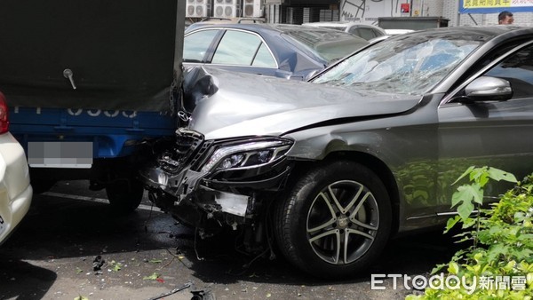 ▲台北市信義區松智路停車場車禍。（圖／記者黃彥傑攝）