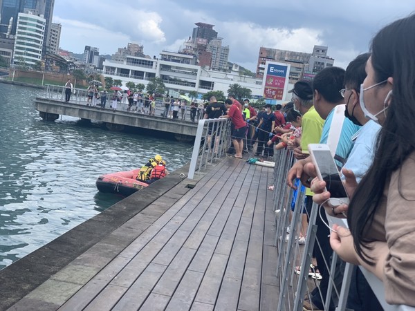 ▲▼基隆港30日中午有一男子在港區輕生。（圖／議員宋瑋莉提供）