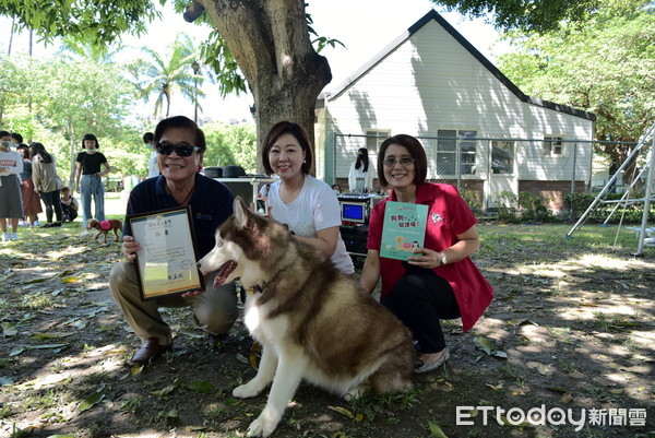 ▲屏東大學特教中心31日在民生校區學習輔助犬訓練教室舉辦《狗狗開課囉》新書發表會             。（圖／記者陳崑福翻攝）