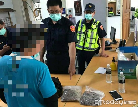 ▲▼ 林務局與警方運用「口袋戰術」順利逮到法院通緝山老鼠！並查獲為660公克(約17.6台兩)，市價約新台幣5萬元的牛樟菇。（圖／記者楊鈞典翻攝，下同）