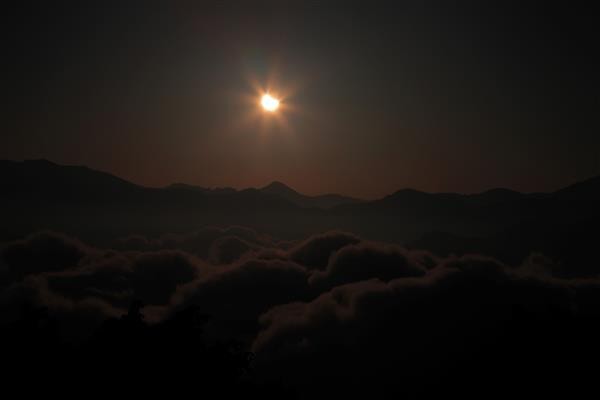 ▲2012年5月21日在小笠原山拍攝的日環食雲海。（圖／漫步在雲端的阿里山提供）