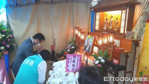 ▲總統府秘書長蘇嘉全前往李增文靈堂慰問。（圖／記者白珈陽攝）