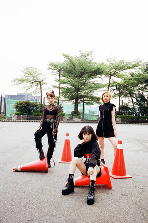 ▲▼女團「INTERDREAM」由葵妮、ZT、Yuni三位平均年齡19歲熱愛舞蹈的女孩組成。（圖／奇想國際提供）